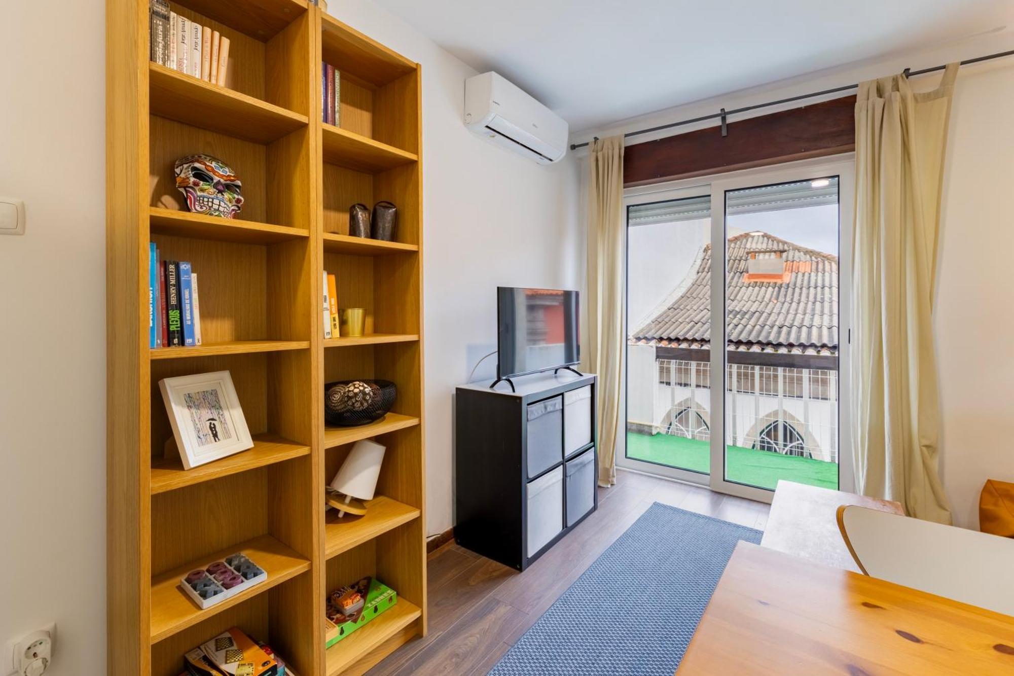 Cosy Remodeled Apartment In The City Center Fundão Екстериор снимка