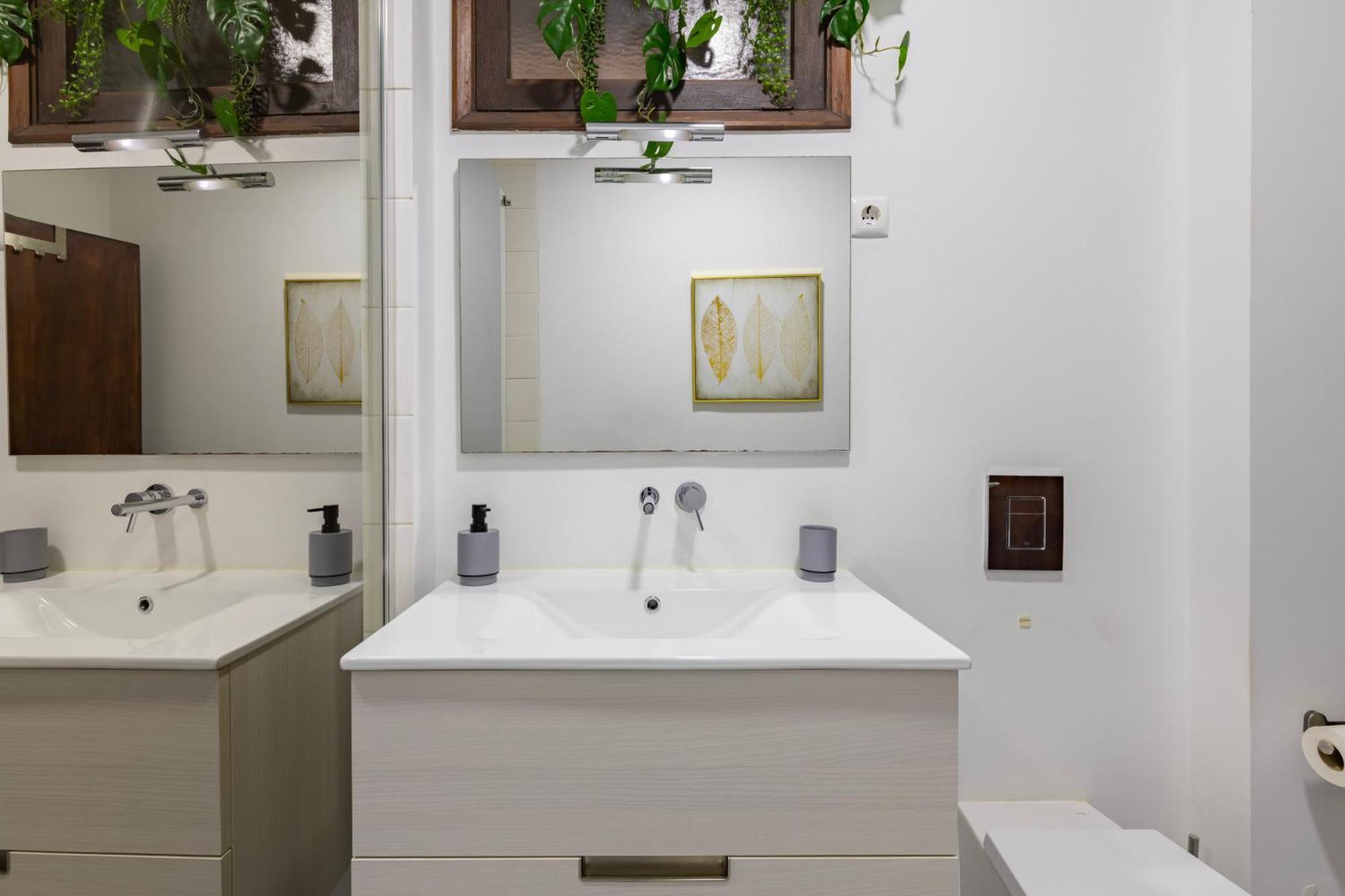 Cosy Remodeled Apartment In The City Center Fundão Екстериор снимка
