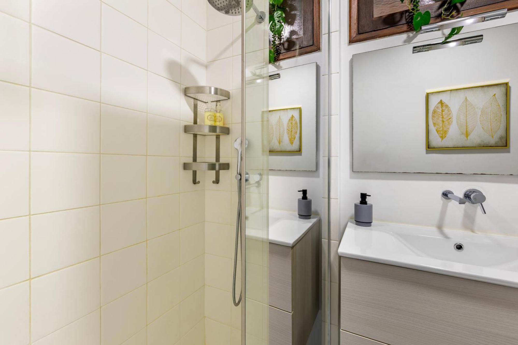 Cosy Remodeled Apartment In The City Center Fundão Екстериор снимка