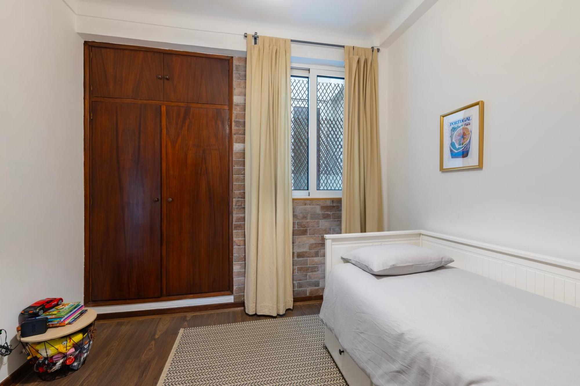 Cosy Remodeled Apartment In The City Center Fundão Екстериор снимка